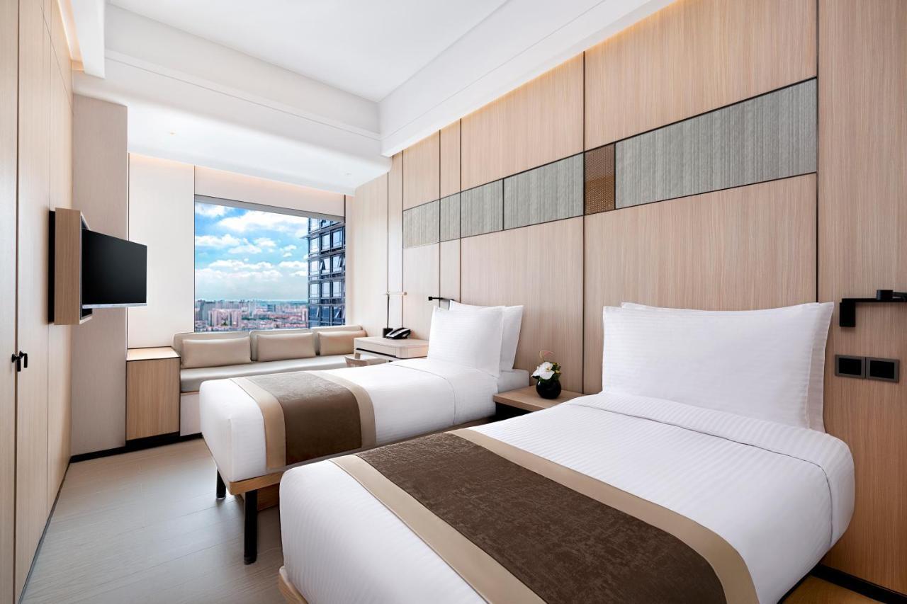 Harbour Plaza Metropolitan Hotel 4*